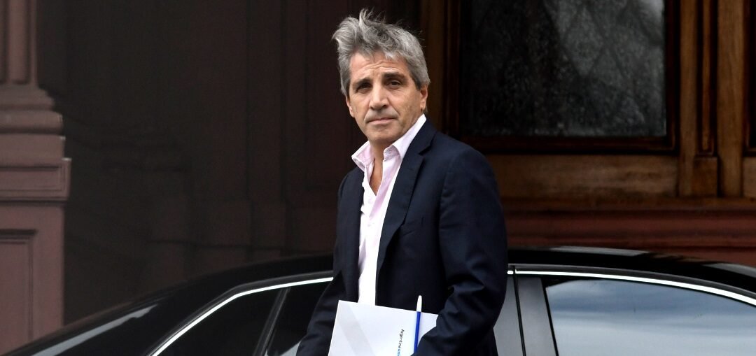 Caputo en la misma sintonía del mercado: aseguró millonario pago a bonistas en julio