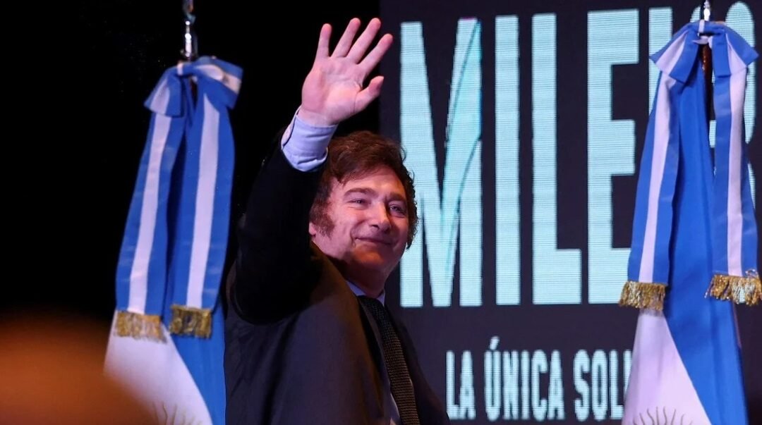 Javier Milei: «Si me ponen U$S 15.000 millones, abro mañana»