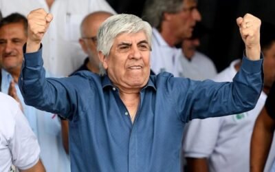 El gobierno y Camioneros recurrieron a un «maquillaje» de la paritaria para mostrar un número que no excediera el tope fijado